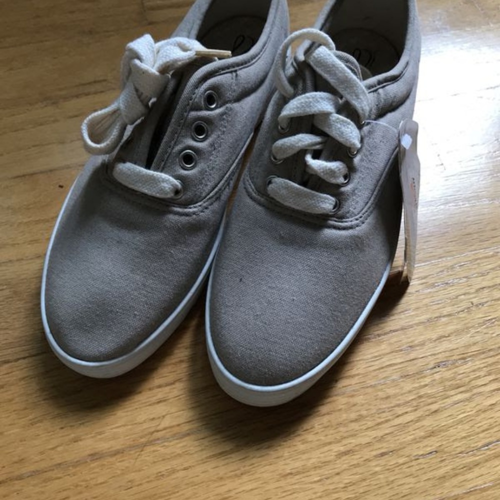 Aersoles NWT women's sneakers